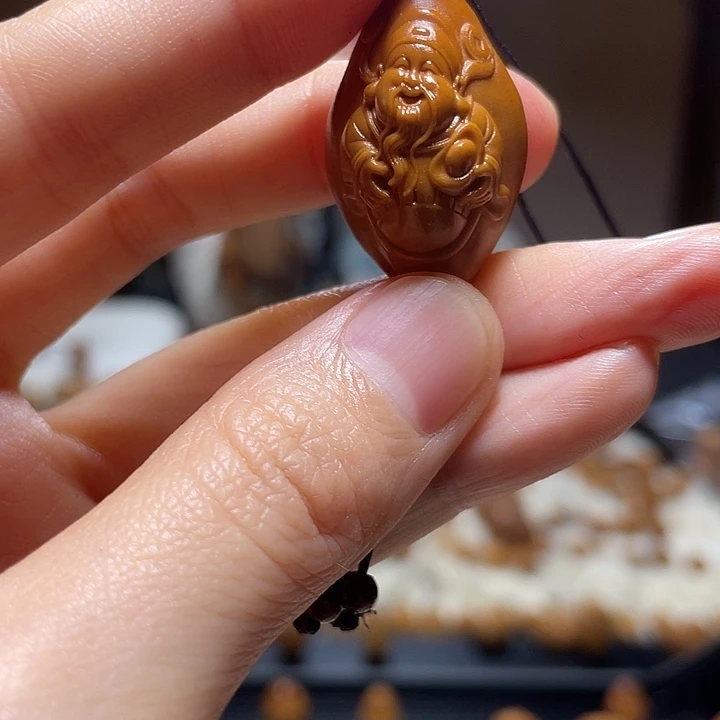 橄榄核吊坠财神 橄榄