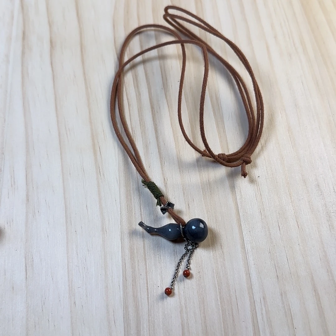 所***没颈饰未镶嵌和田玉