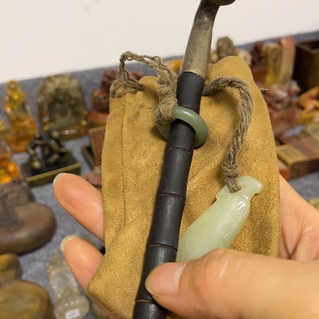 用***5铜摆件一个小物件。