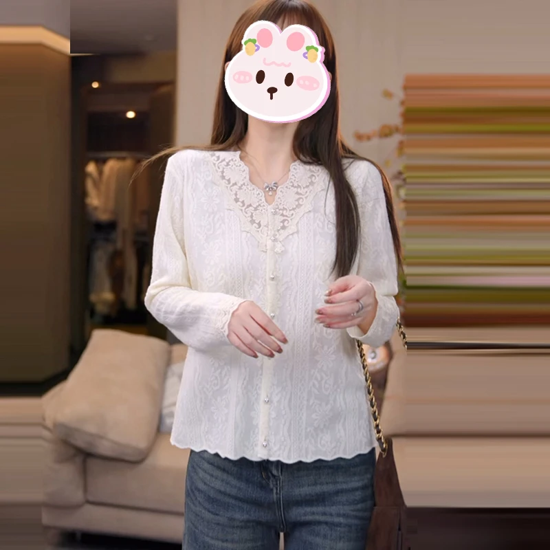 V领显瘦法式复古高级感衬衫女2025秋季新款休闲简约通勤百搭上衣