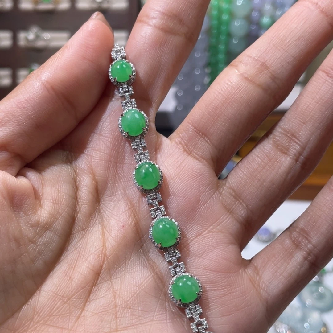 翡翠18K金镶嵌颈饰蛋面手链