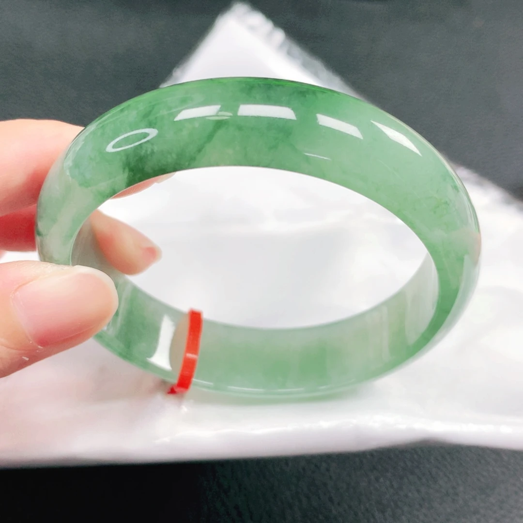 翡翠未镶嵌手镯57圈