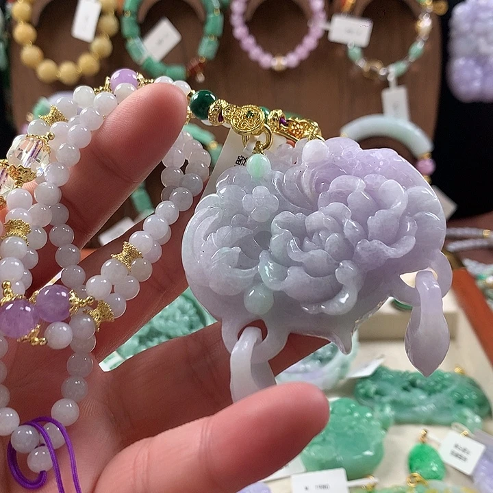 翡翠未镶嵌颈饰吊坠