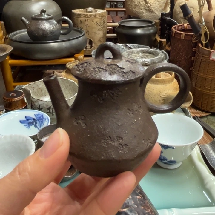 手工篆刻树木纹后手壶