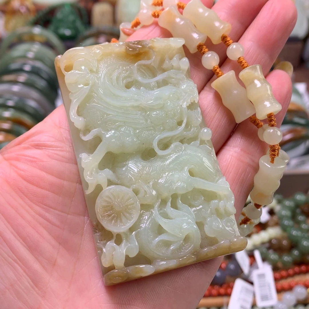 和田玉未镶嵌颈饰