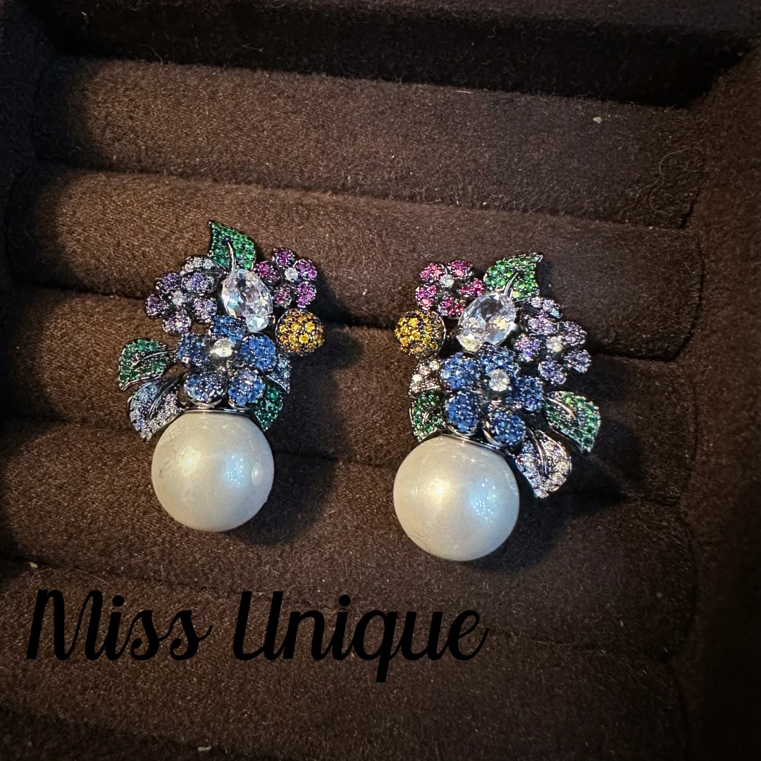 B1752黑精彩五瓣花珠珠耳环