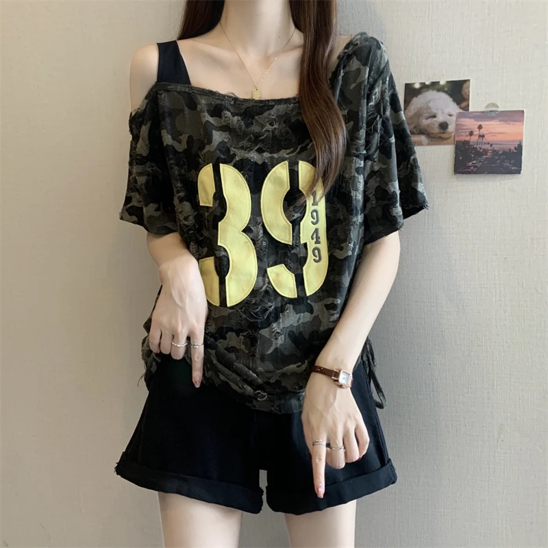 美式废土风辣妹设计感斜肩迷彩短袖t恤女夏季新款露肩抽绳上衣女