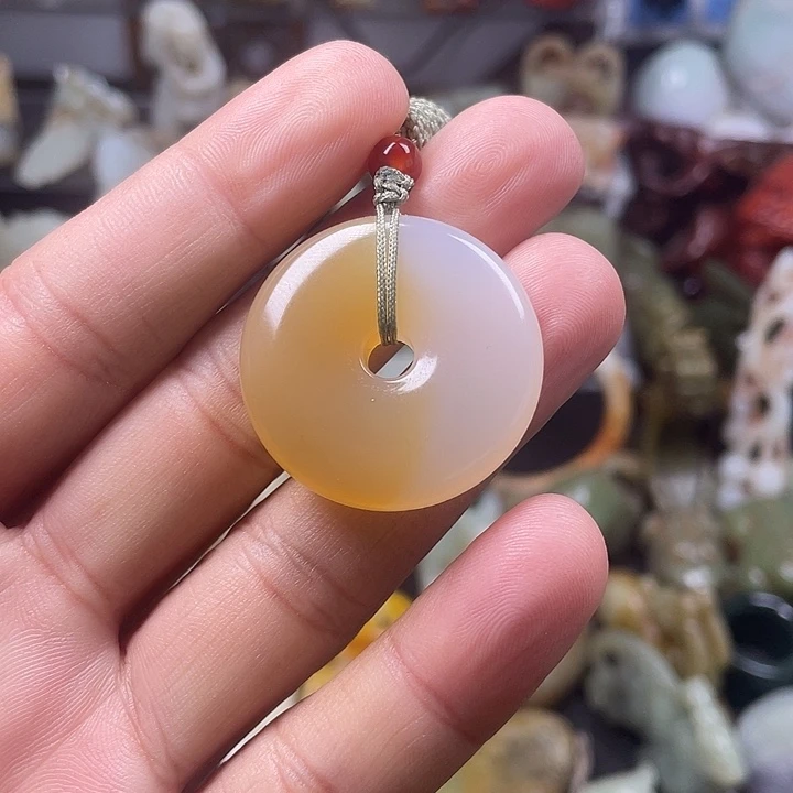 和田玉（糖玉）未镶嵌颈饰