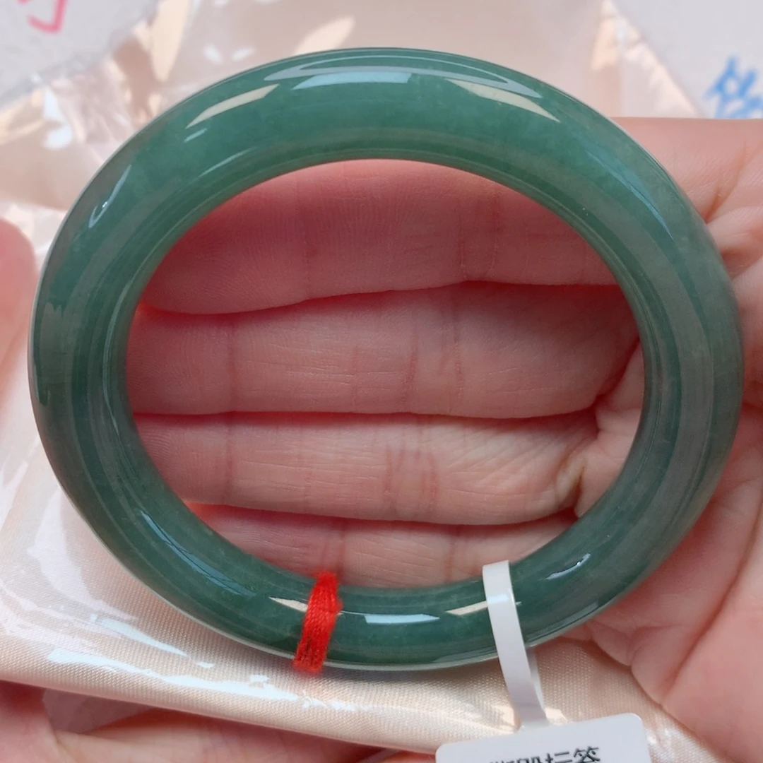 翡翠手镯未镶嵌56胖圆条 油青底