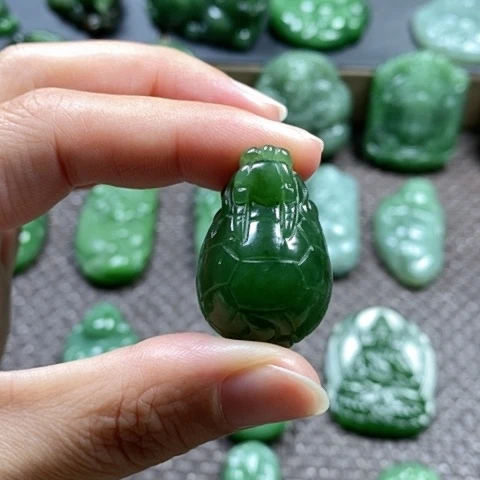 【闪购商品】颈饰未镶嵌和田玉