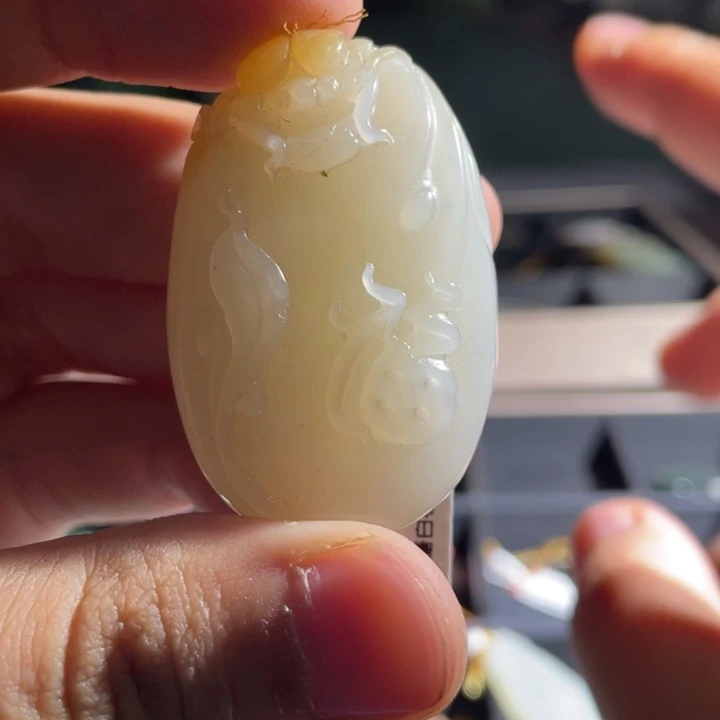 未镶嵌和田玉（糖玉）挂件
