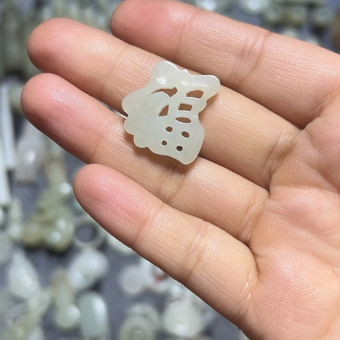 和田玉颈饰未镶嵌