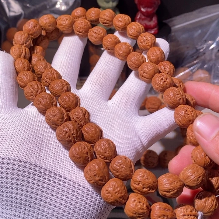文玩核桃手串…………39