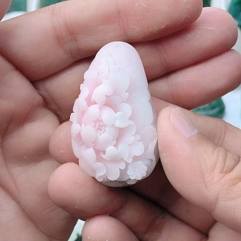 独山玉未镶嵌颈饰