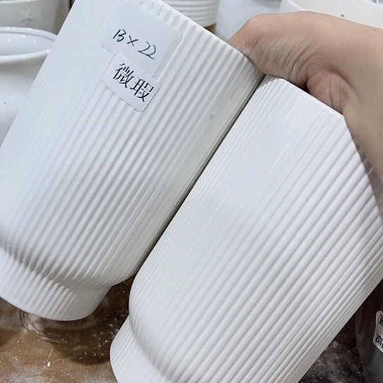 多肉绿植陶瓷花盆9.9包邮，有孔