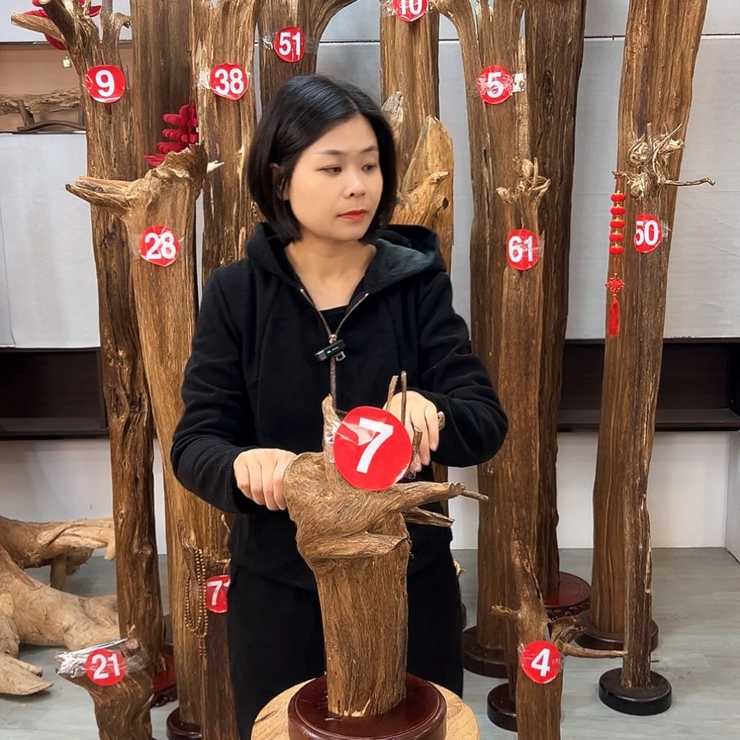 沉香摆件老**尹沉香摆件