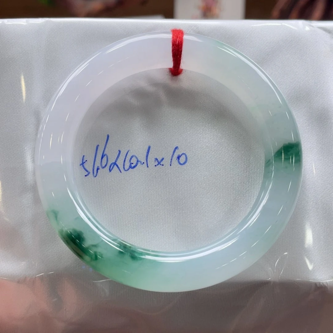 翡翠手镯未镶嵌70号