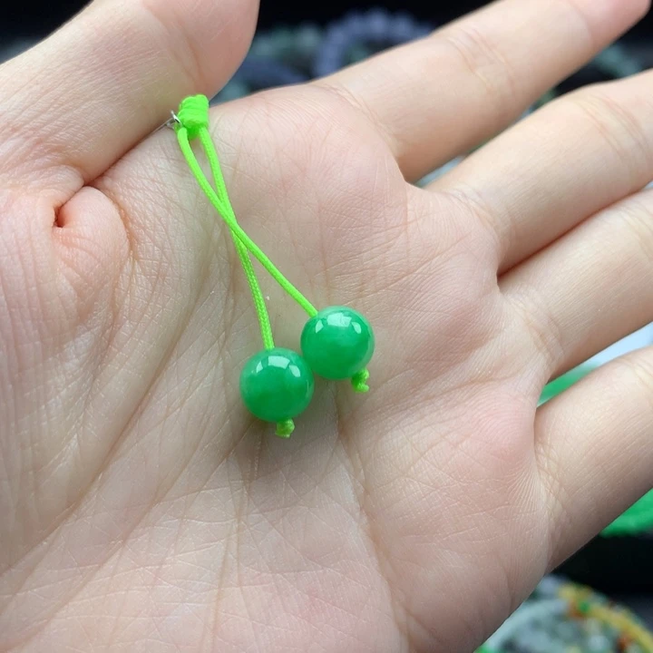 翡翠手镯未镶嵌翡翠