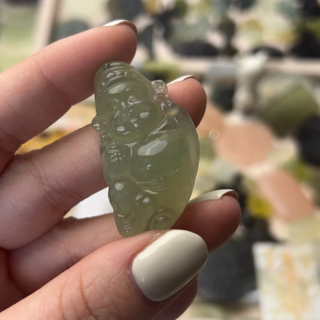 蛇纹石玉颈饰合金