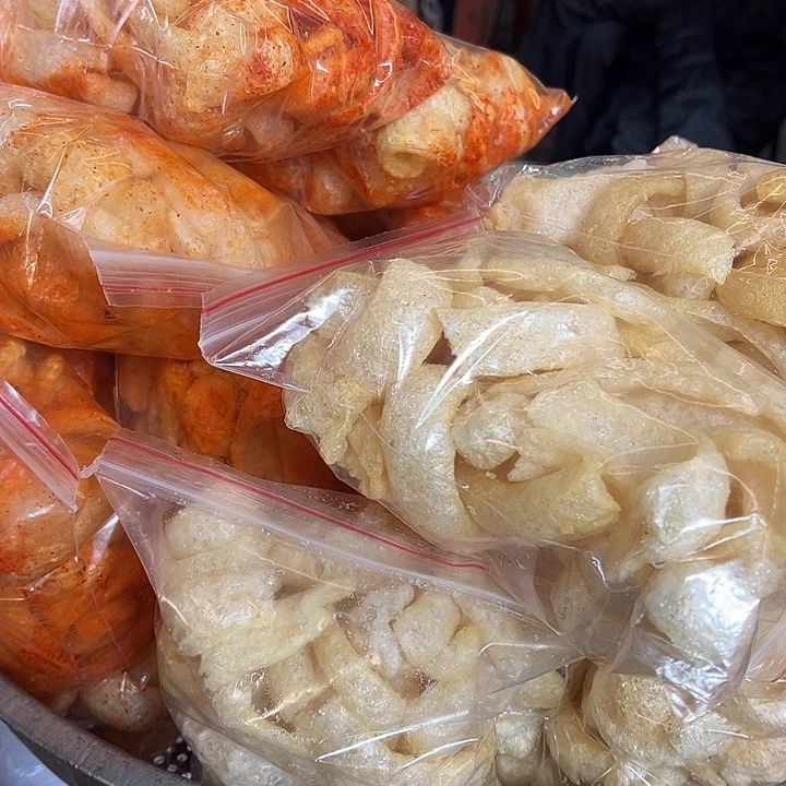 云南农家手工炸猪皮2袋（各一袋）