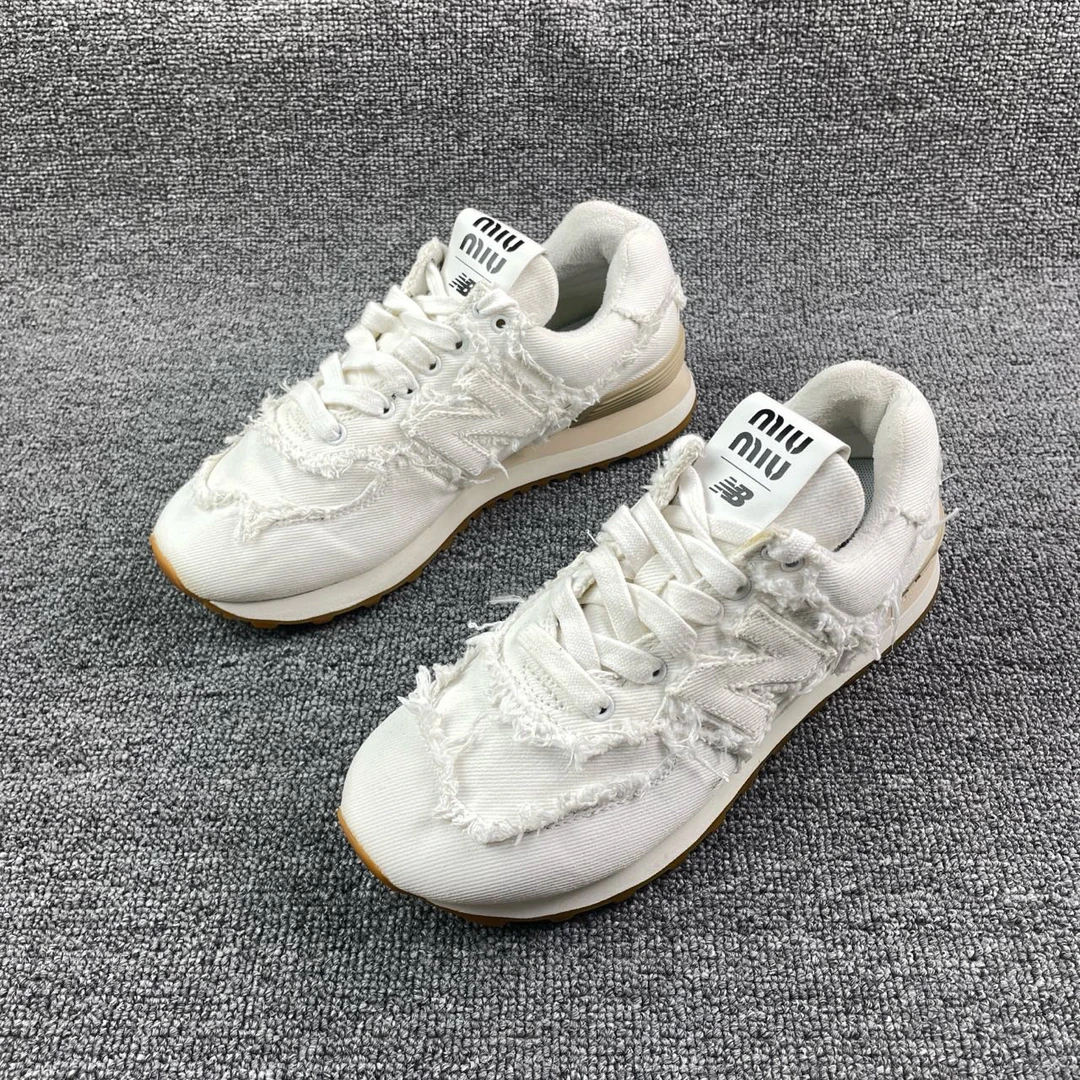 99新 MIU MIU/缪缪 联名运动鞋 37.5码