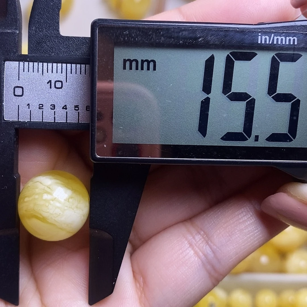 裸石琥珀未镶嵌愿****?蜜蜡圆珠