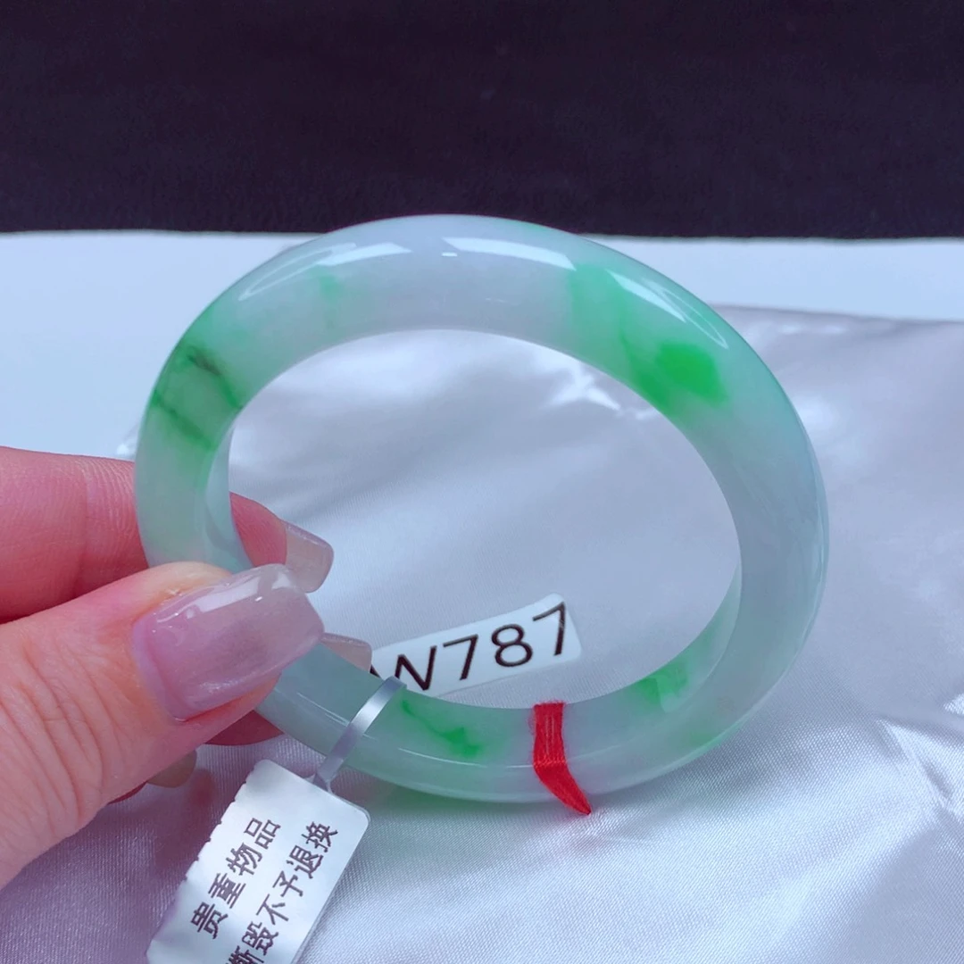 翡翠手镯未镶嵌手镯88