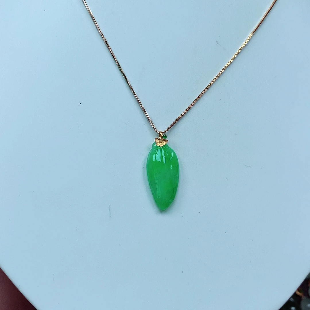 翡翠颈饰18K金镶嵌天然翡翠A货