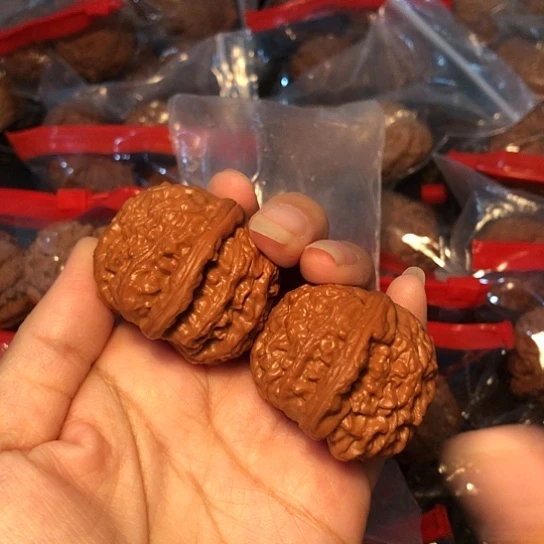 文玩核桃吊坠白狮子40