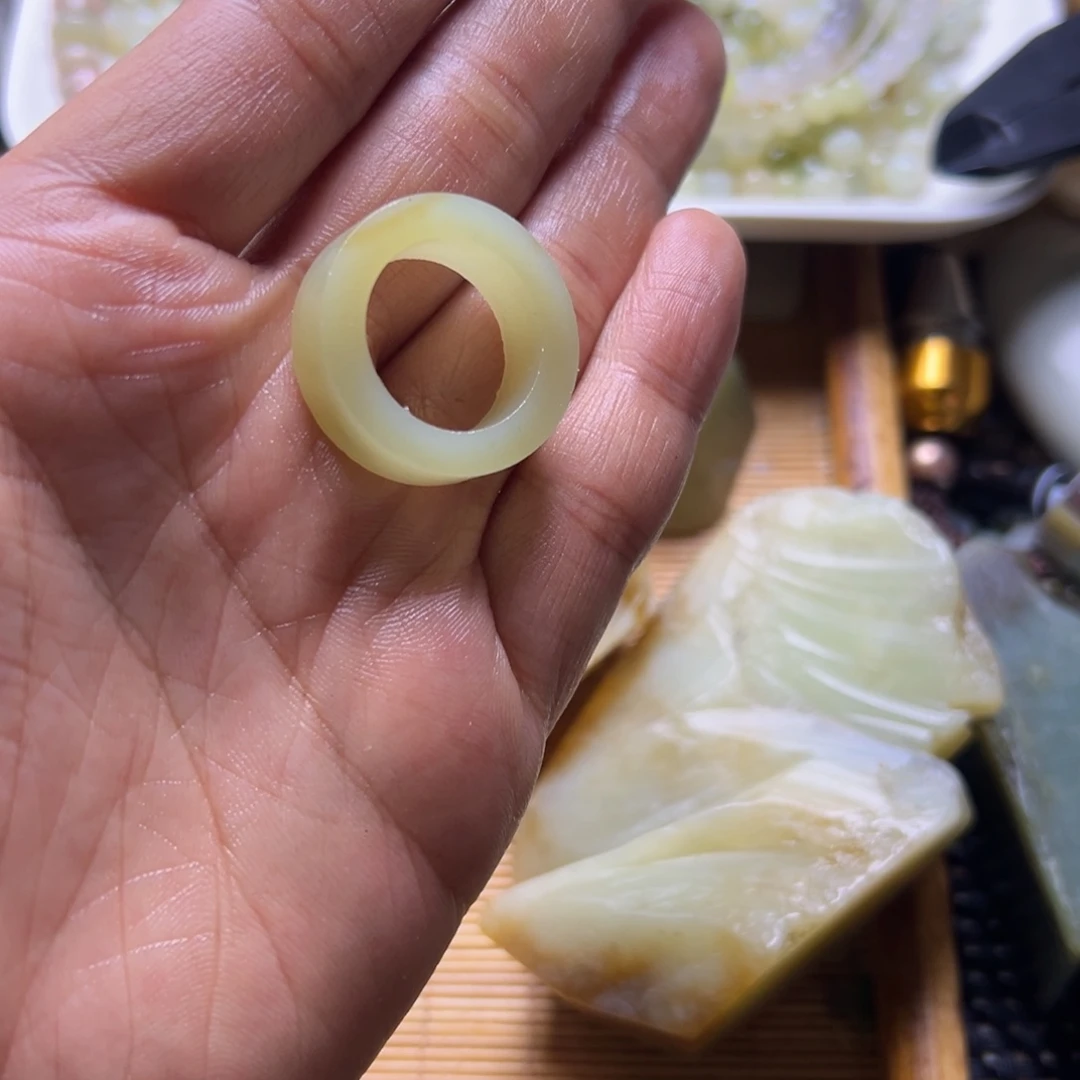 和田玉（糖玉）未镶嵌挂件