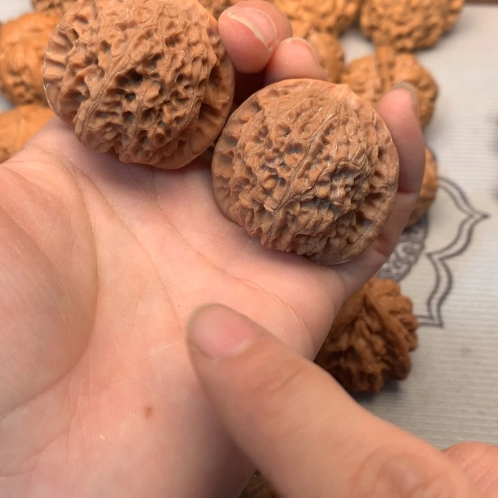 文玩核桃把件血麒麟40