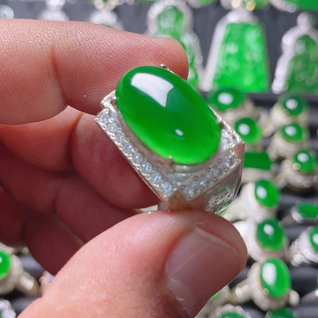 翡翠未镶嵌颈饰