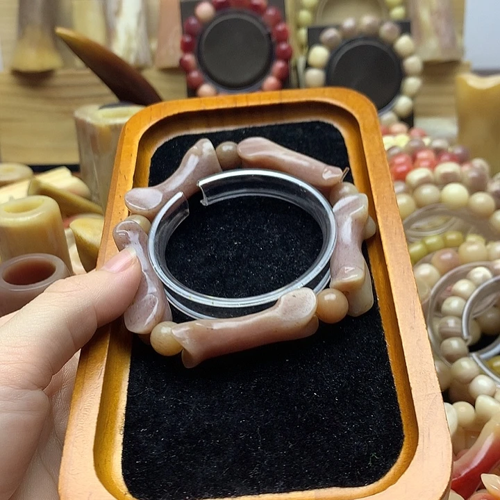 其他老料趾骨手串