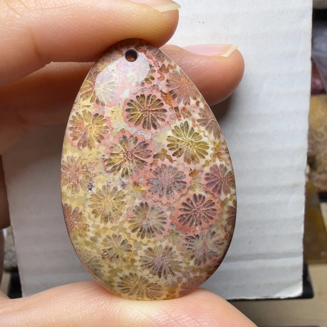 硅化玉未镶嵌清晰双面彩花