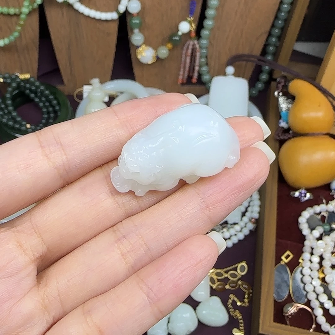 和田玉未镶嵌颈饰