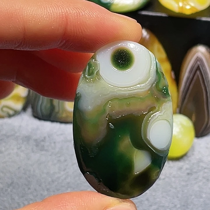 玛瑙/玉髓未镶嵌珠宝奇石