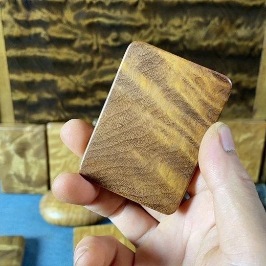 【闪购商品】?***?香樟木无事牌实木