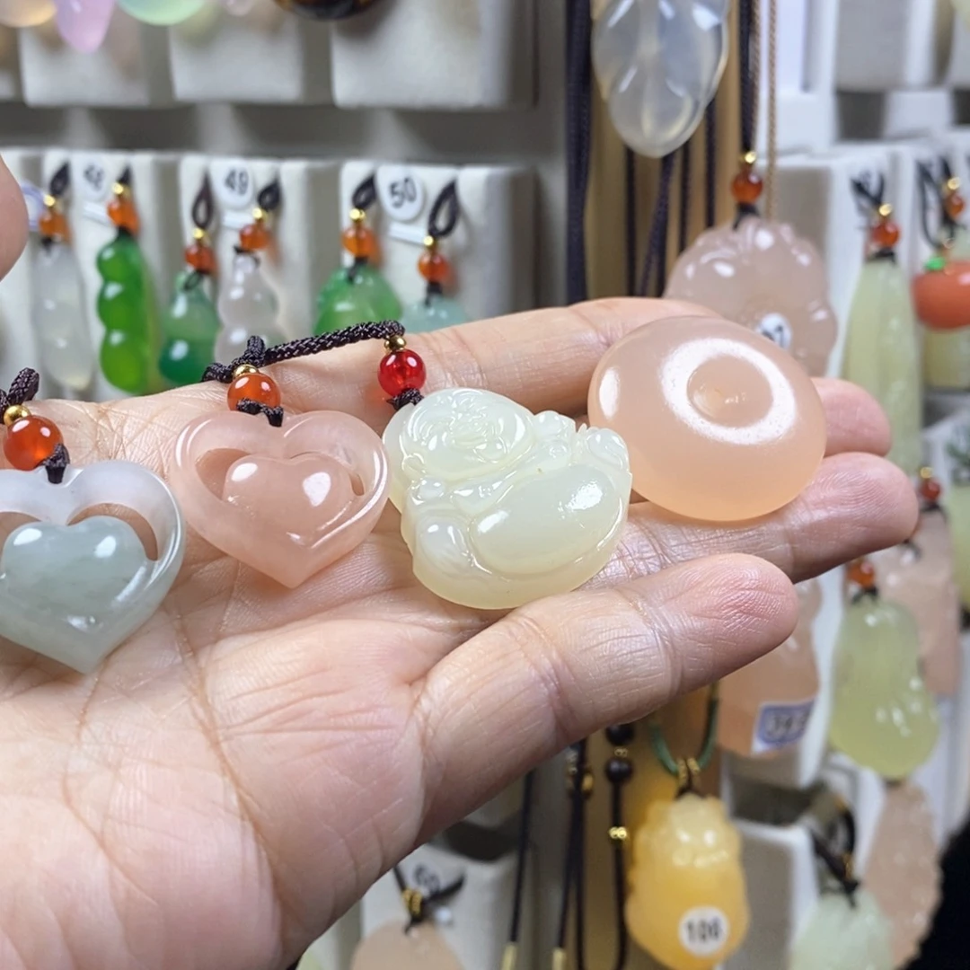 颈饰未镶嵌石英质玉（金丝玉）晓*吖