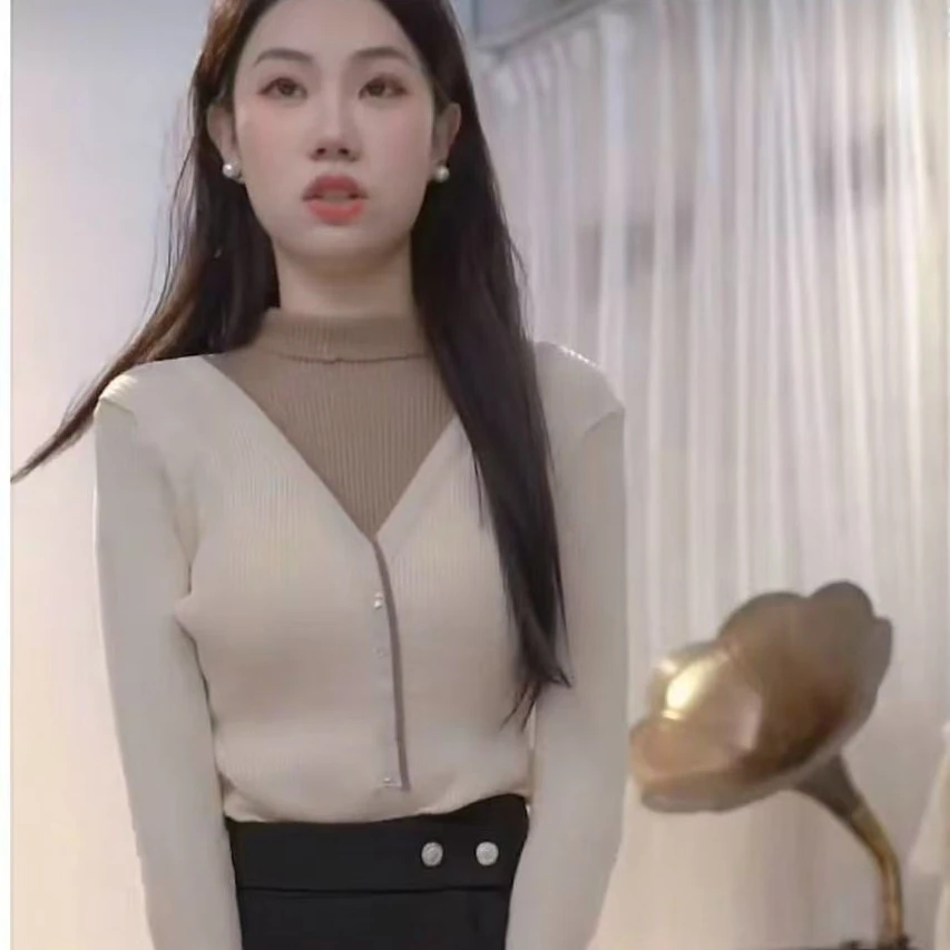 TM拼接春季长袖秋季常规款毛针织衫极简风圆领拼色020