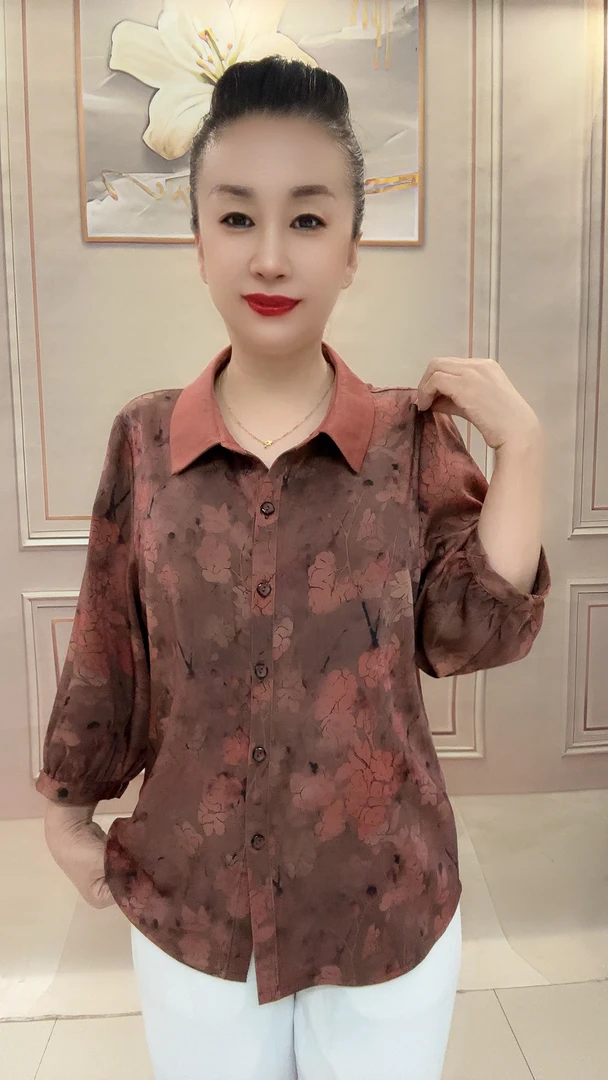 翻领碎花时尚开衫