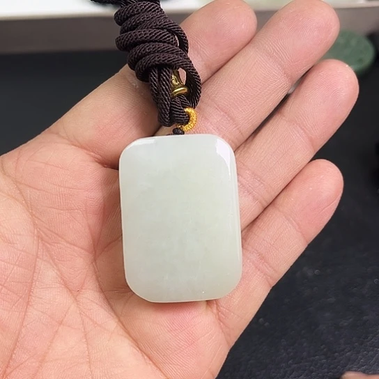 和田玉吊坠未镶嵌