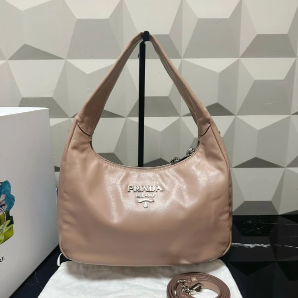 普拉达/包包/99新/市场价13695/251010CZ0013