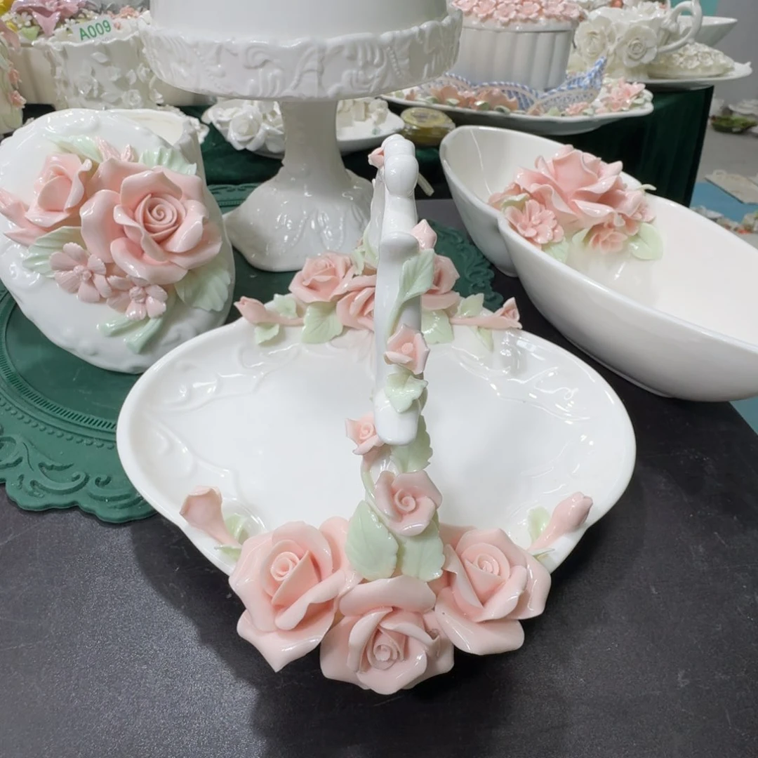 瓷片玫瑰花提篮餐盘
