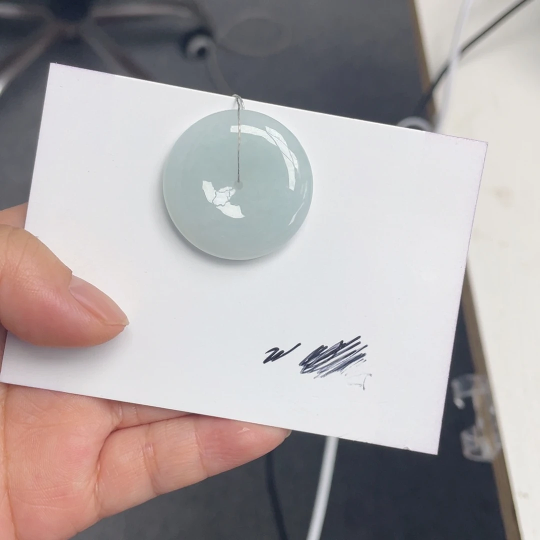 翡翠未镶嵌颈饰平安扣