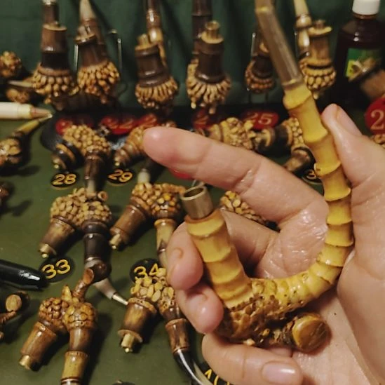 a***梦贵州特色竹根烟斗工艺品手把件