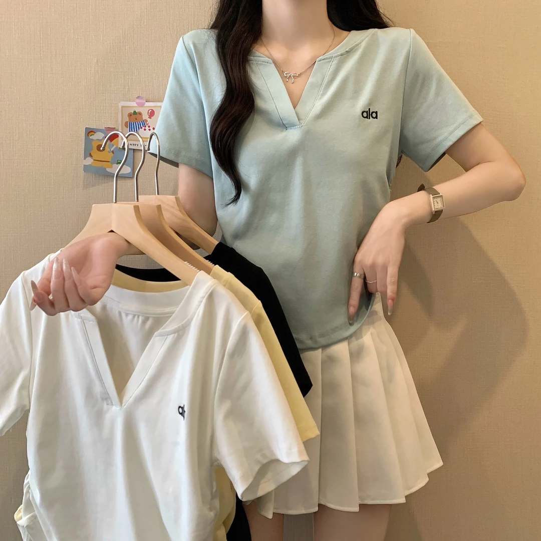 2025春大码女装新款V领刺绣显瘦短袖T恤上衣3182