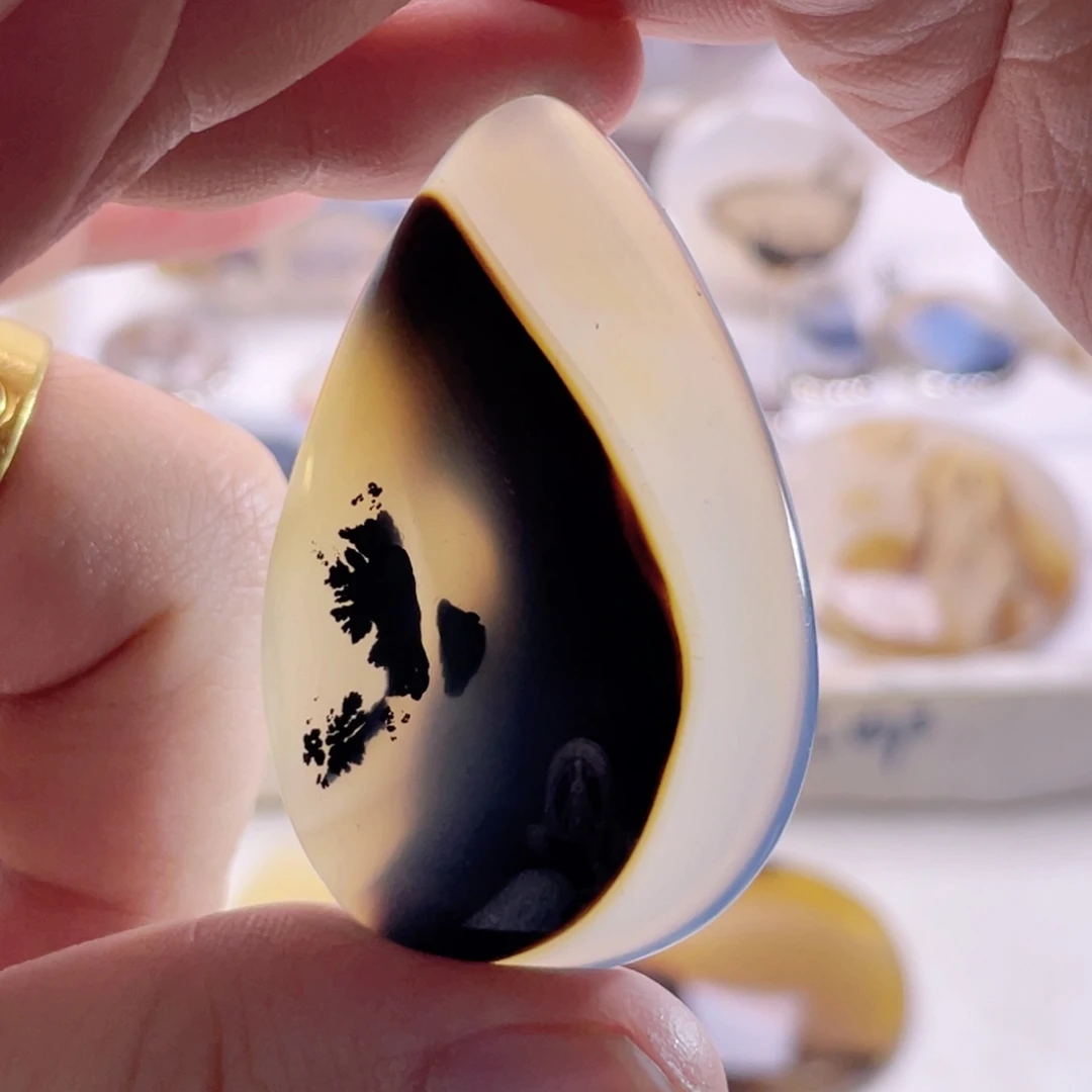 玛瑙/玉髓未镶嵌珠宝奇石