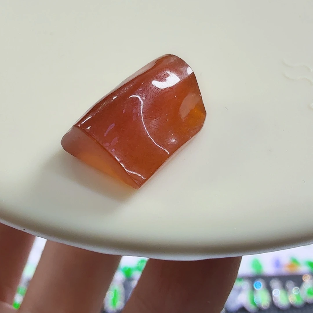 翡翠未镶嵌颈饰五花肉色