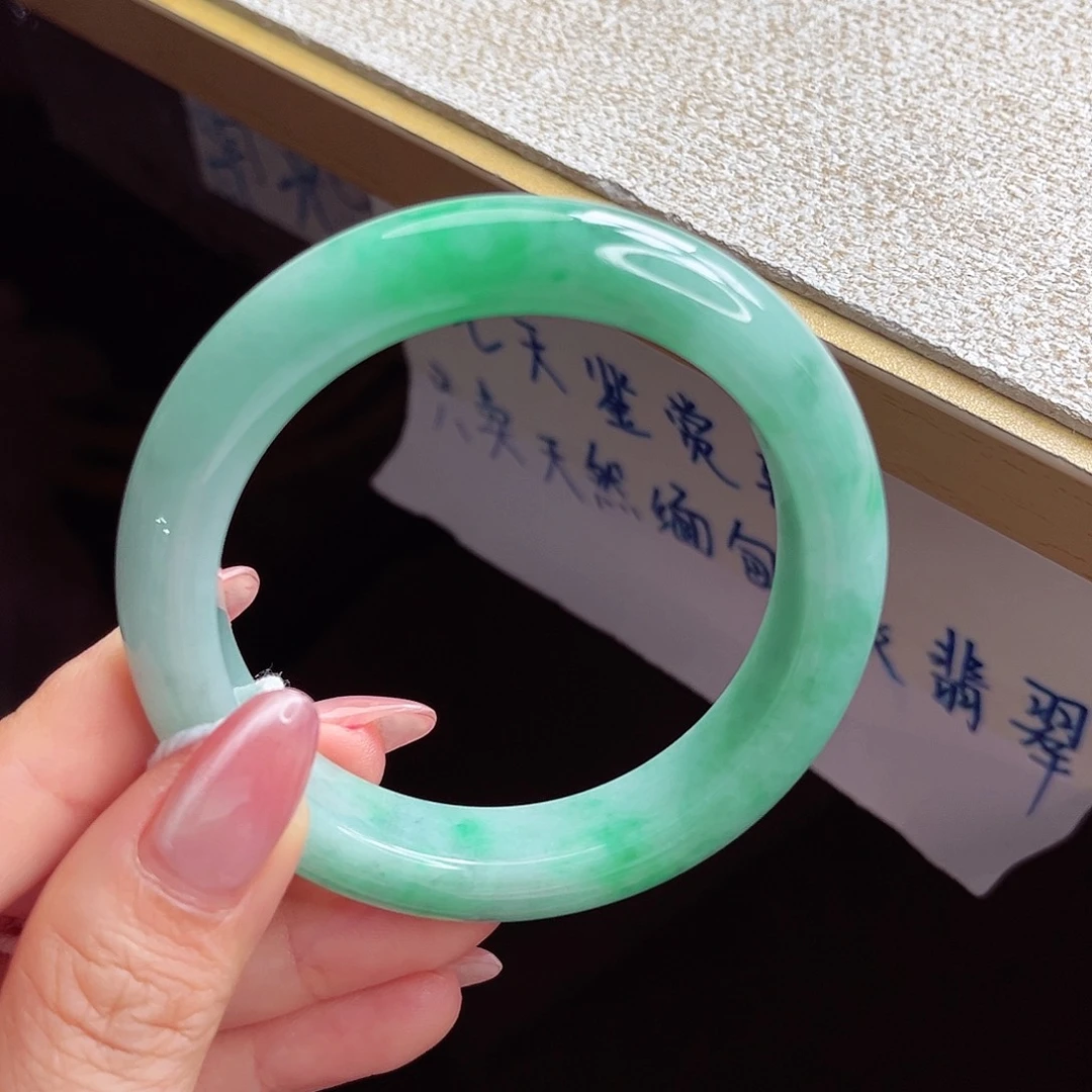 翡翠未镶嵌手镯手镯