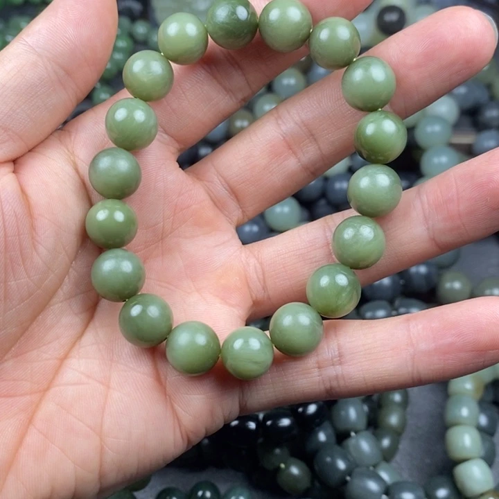 日***城和田玉未镶嵌手链